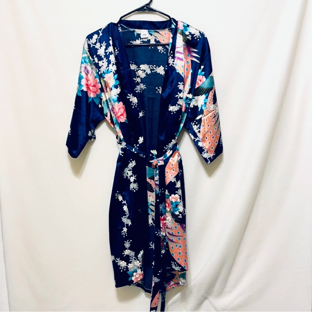 ✨👗3 Short Dresses & 1 Robe Bundle ✨ - Picture 16 of 16